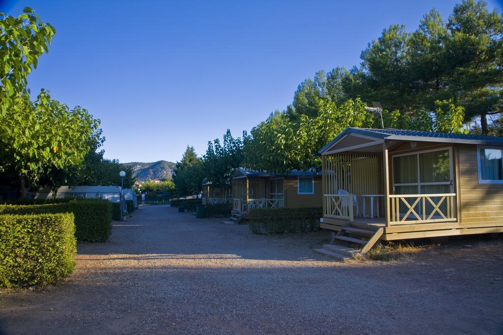 Montsant Park Camping & Bungalow Ulldemolins Ngoại thất bức ảnh