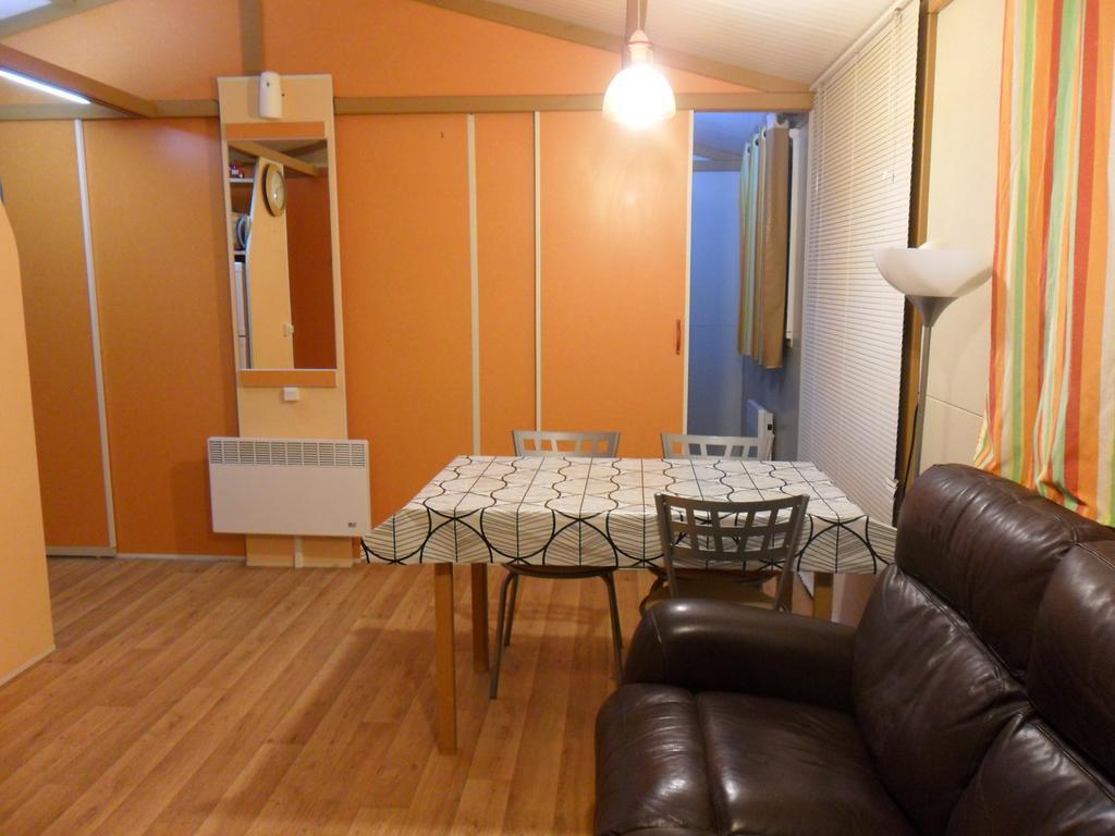 Montsant Park Camping & Bungalow Ulldemolins Ngoại thất bức ảnh